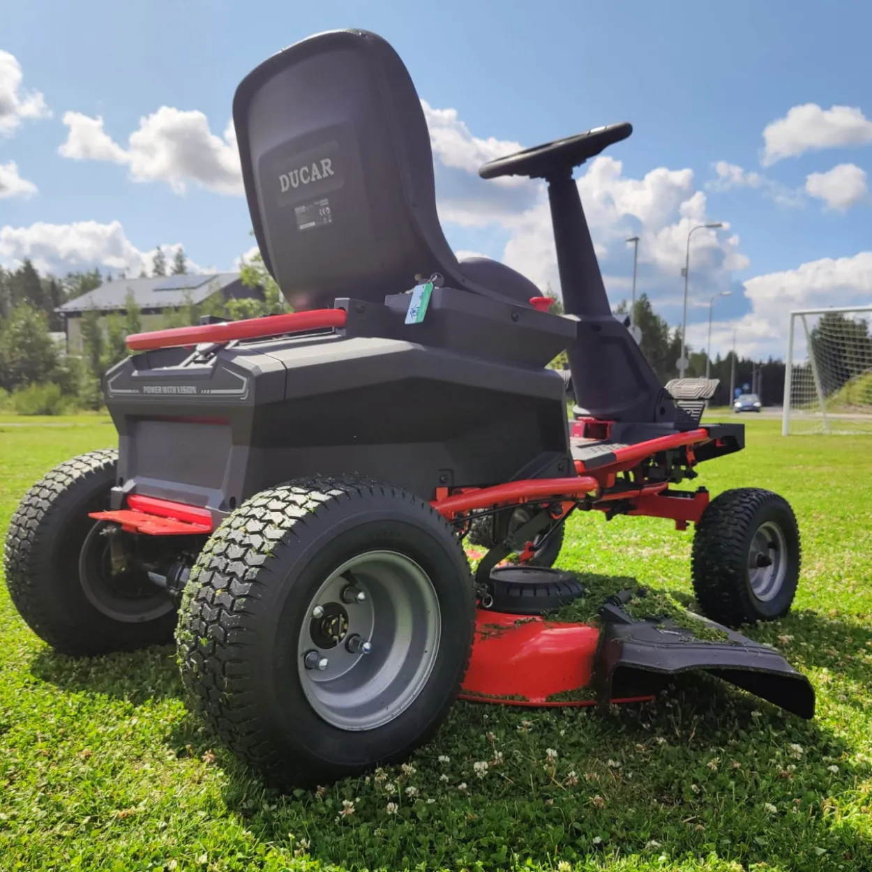 Akkuajoleikkuri Ducar 36" 48V 75Ah