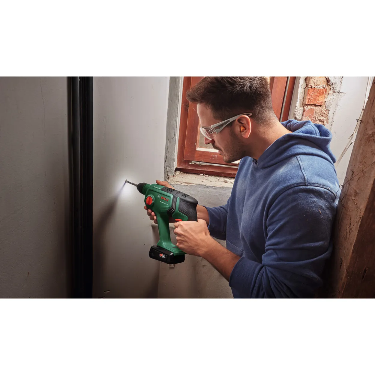 Akkuporavasara Bosch UniversalHammer 18V Solo (ei sis. akkua ja laturia)
