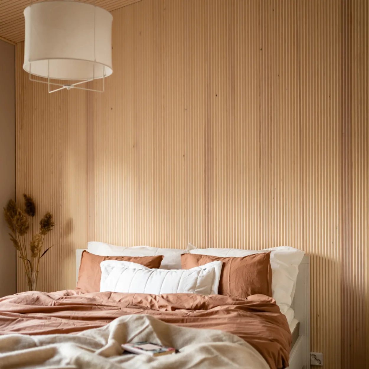 Dyyni-paneeli Cent 15x90x2400, Mänty, Valkolakattu, 5 kpl