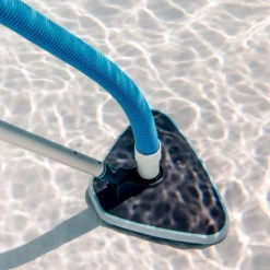 Imupää Gre by Swim & Fun altaalle kolmionmuotoinen