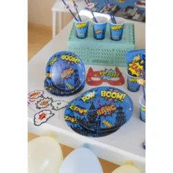 Kartonkilautanen Let's Party 8 kpl 23 cm Supersankari
