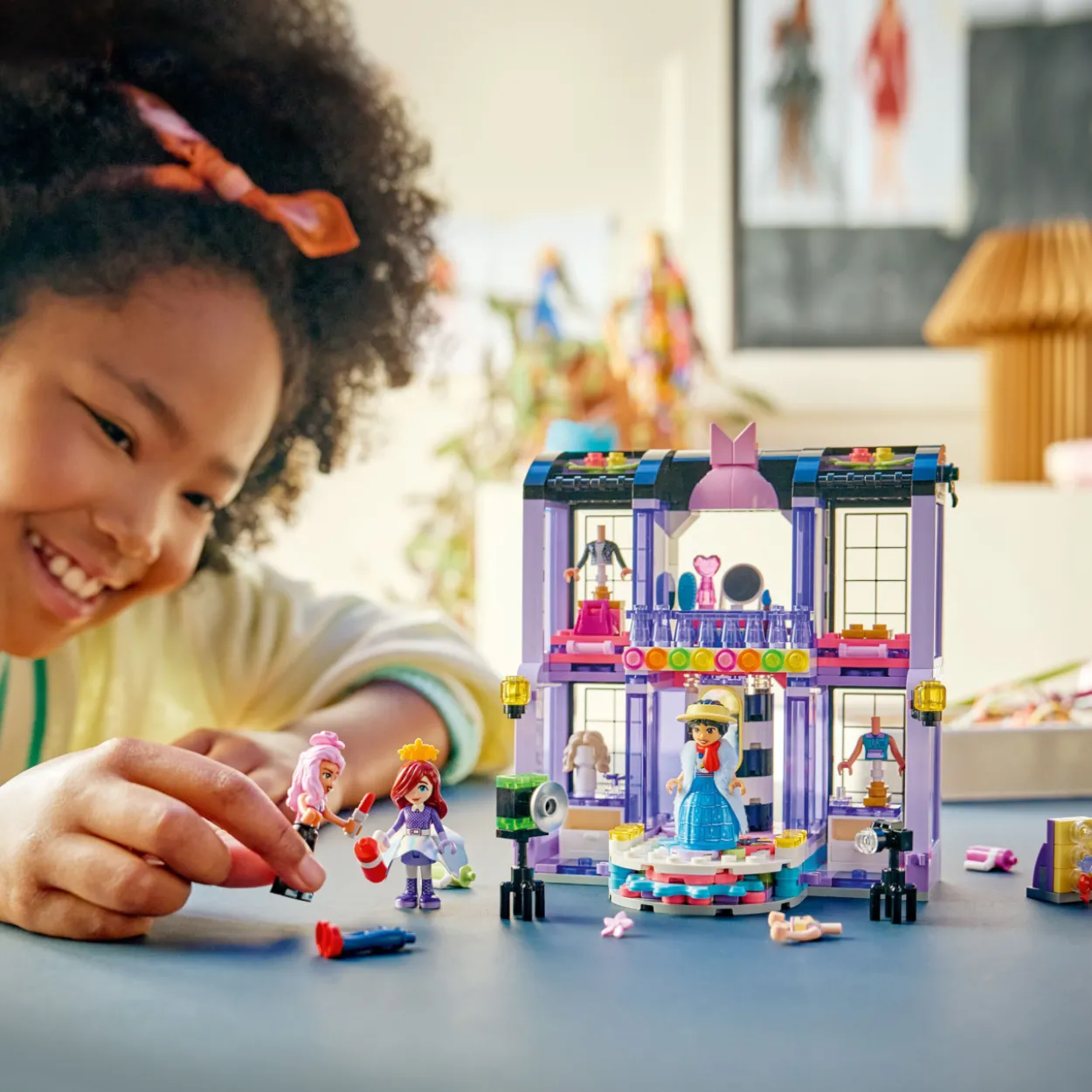 LEGO Friends 42685 Heartlake Cityn muotinäytös