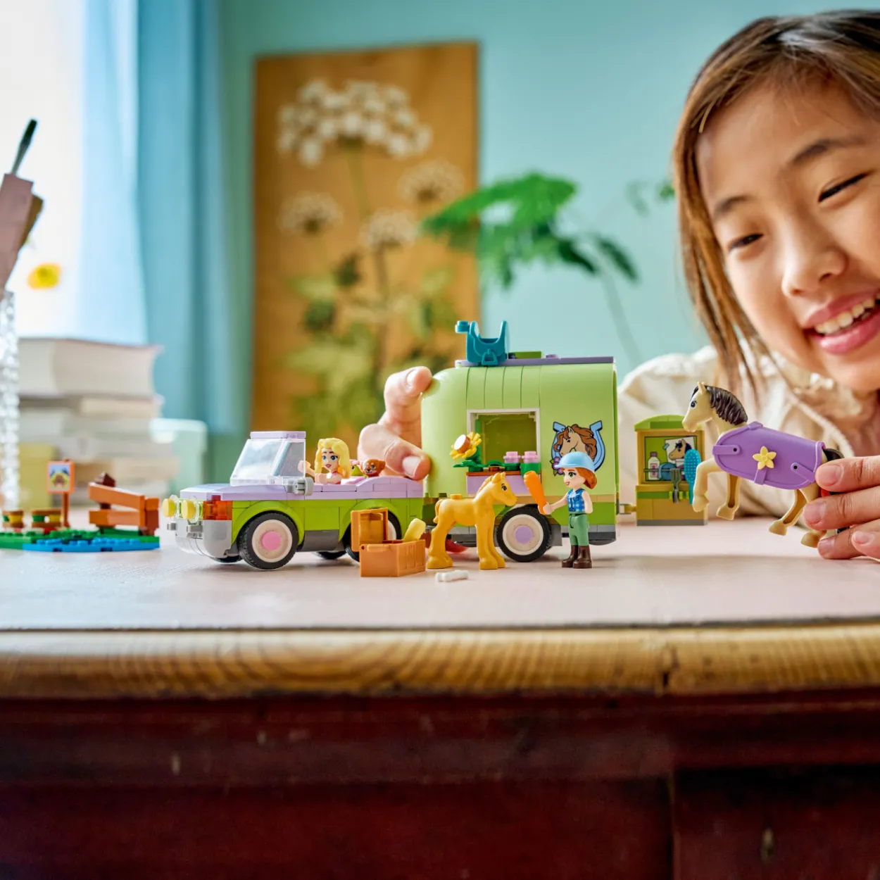 LEGO Friends 42695 Hevosen ja varsan kuljetusvaunu