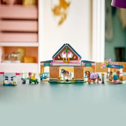 LEGO Friends 42688 Hevostalli ja ratsastuskoulu