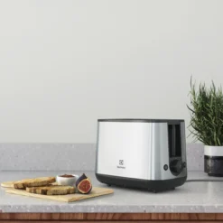 Leivänpaahdin Electrolux E3T1-3ST