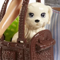 Muotinukke Barbie ja lemmikit