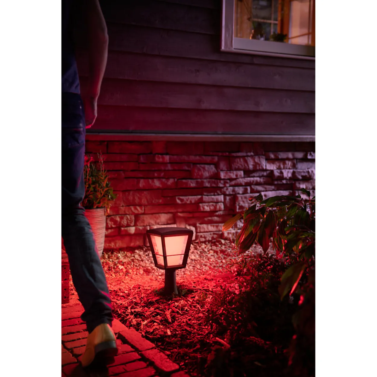 Pylväsvalaisin Philips Hue Econic White and Color Ambiance 15W, musta