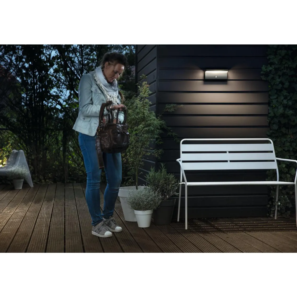 Seinävalaisin Philips Bustan 2 x 4,5 W, liiketunnistimella